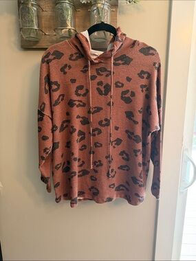 Leopard Print Hooded Pullover in Rust